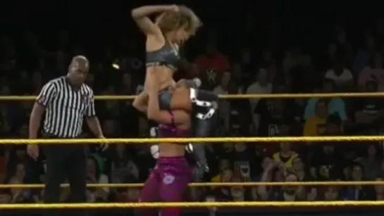 Bianca Belair vs Dakota Kai