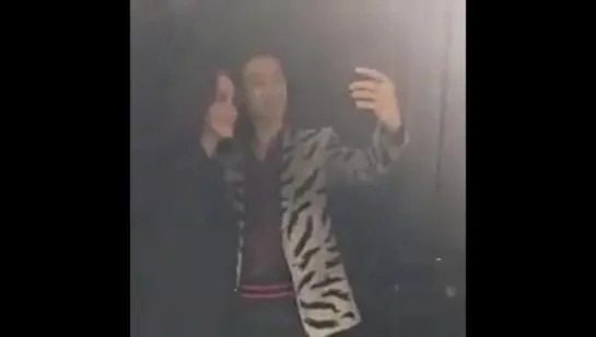 180304 Givenchy Show selfie time