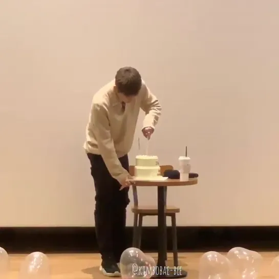 190914 ZICO [cuts the cake] (@ ZICO BIRTHDAY PARTY <GO TO THE CINEMA?> 🎥)