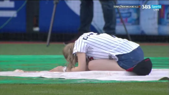 170707 Dahyun @ 2017 KBO League - LG Twins vs Hanhwa Eagles