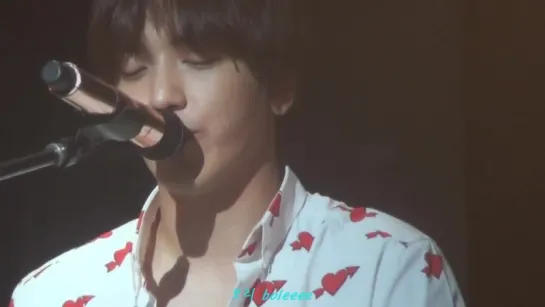 [FanCam] CNBLUE WHITE Live in Yokohama - Yonghwa's Adlib Song- 25/04/2015