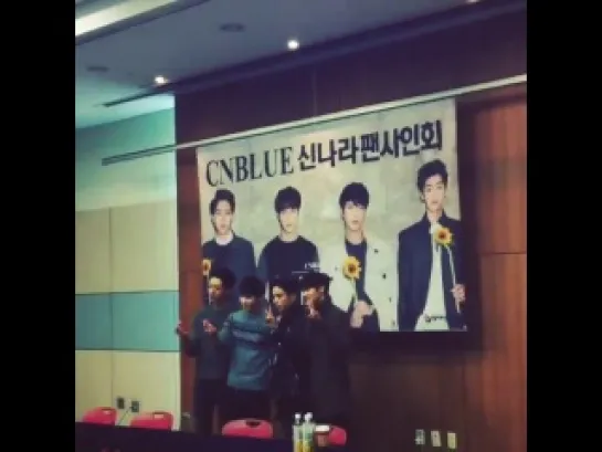 [FanCam]Автогрф-сессия CNBLUE 14/12/2013