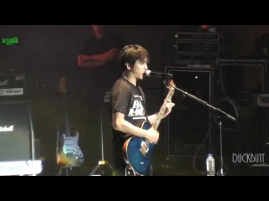 [FanCam] CNBLUE -  You've Fallen for Me(Blue Moon в Гуанчжоу 07/09/2013)