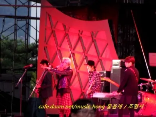 [FanCam] FTISLAND - Memory #KBSOpenConcert 22/10/2013 (дальний план)