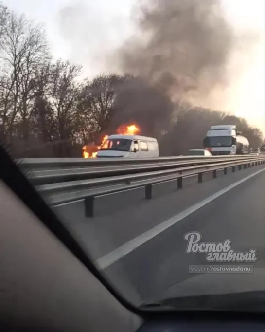 Сгорела машина в районе пос. Аглос 25.10.2019 Ростов-на-Дону Главный