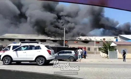 Загорелась фабрика матрасов в Азове на Победы 42 17.6.2019 Ростов-на-Дону Главный