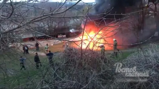 Горит ларёк на Евдокимова 2.4.2018 Ростов-на-Дону Главный