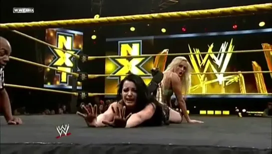 Paige vs Summer Rae