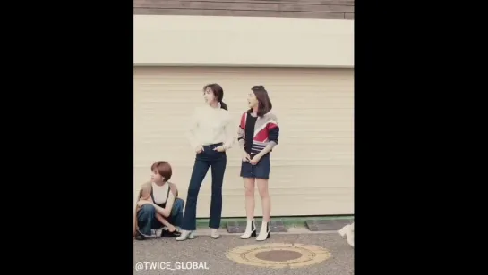 160927 TWICE - HIGH CUT vol. 182