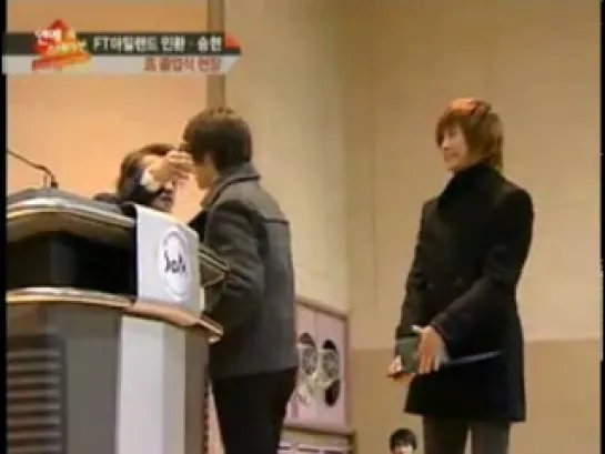 Seunghyun & Minhwan's High School Graduation Ceremony 16.02.11