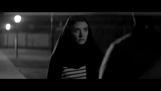 Девушка возвращается одна ночью домой / A Girl Walks Home Alone at Night (2014)