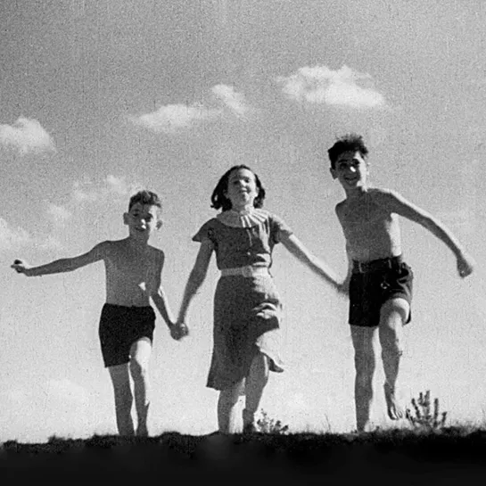 Children Must Laugh / Mir kumen on / מיר קומען אָן (Poland, 1938) dir. Aleksander Ford