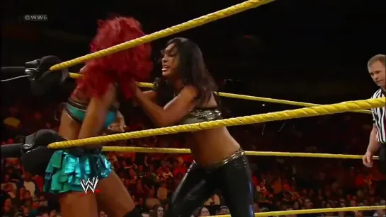 Maxine vs Alicia Fox