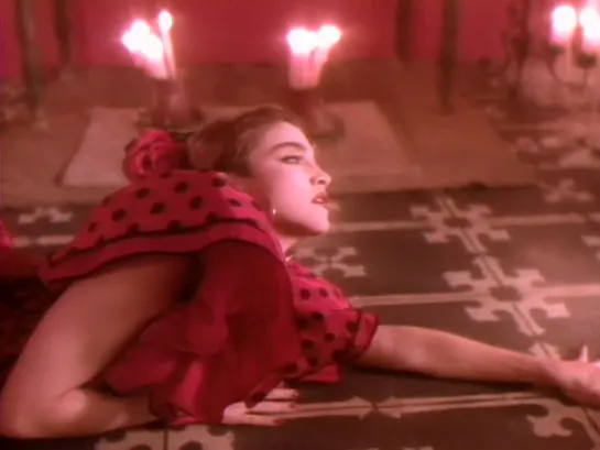 13. Madonna - La Isla Bonita (Full HD)