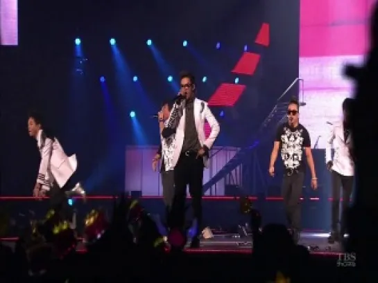 BIGBANG - Hands Up @YG Family concert in Japan [HD]