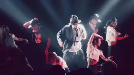 Jin Akanishi dance in tour