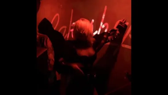 CL x GD ( CL dance to Rihanna "Rude boy" ,GDdragon  sings )