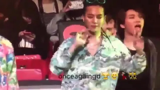 G-Dragon dance to PSY " NAPAL BAJI" @MAMA 2015 [2]