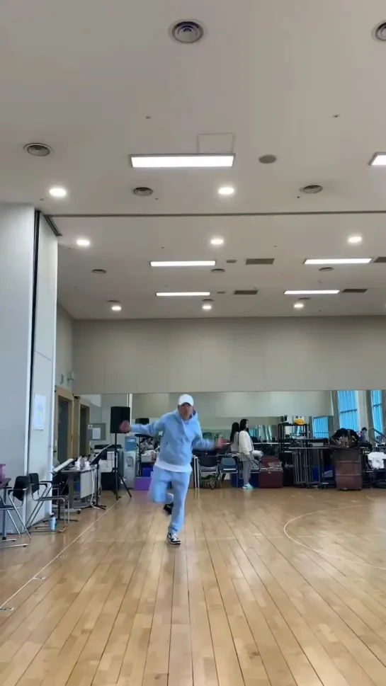 16.04.23 instavid skullhong12