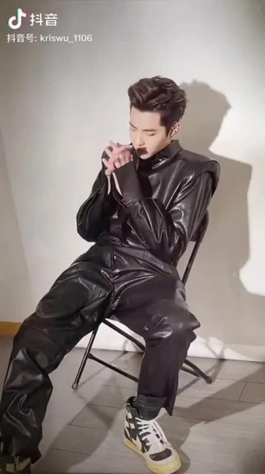 210214 @ Kris Wu Tik Tok Update