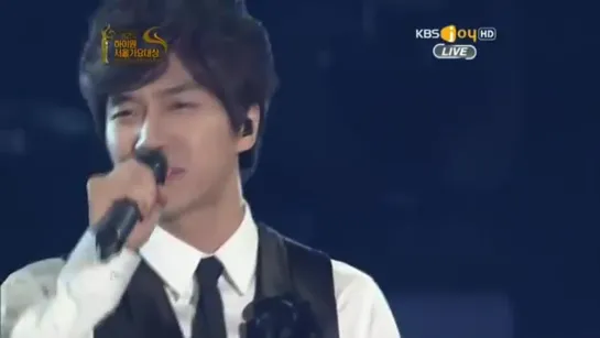 Lee Seung Gi-Because Youre friend _ Love Time 21st High 1 Seoul Music Awards.120119 [VSkD_UsKy8I]