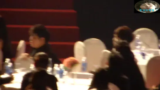 12.01.19 Seoul Music Awards Fancam 2 - Lee Seung Gi [2TvG8J-dLno]