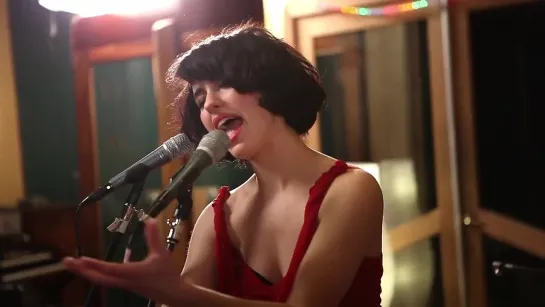 Kimbra - Plain Gold Ring  • 2010 Live at Sing Sing Studios in Melbourne