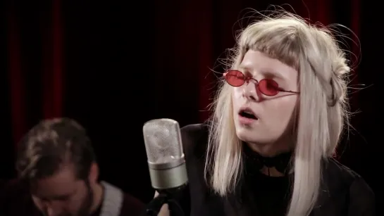 Aurora - Murder Song (5, 4, 3, 2, 1)  • 25-05-2018 - Paste Studios, NY