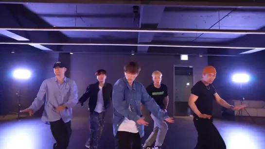 [ИНСТАГРАМ] 23.11.2022 ЧунХён ‘Get Over You’ Dance Practice