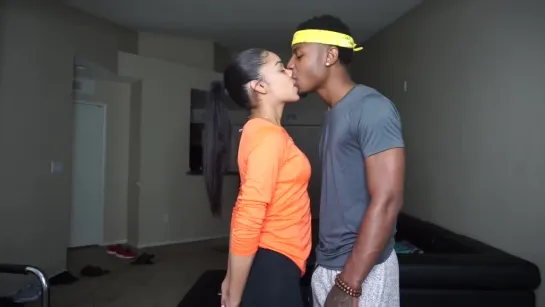 NO HANDS KISSING CHALLENGE!!!