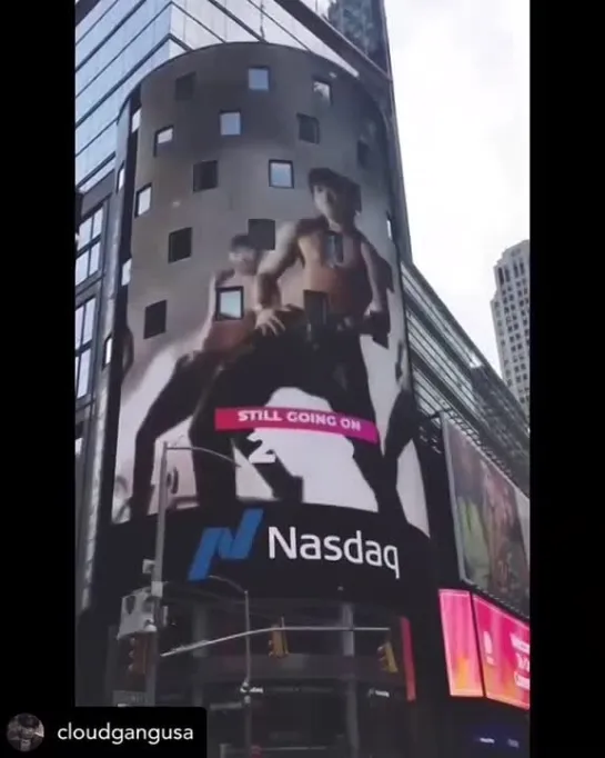 @rain_oppa на билборде NASDAq на Times Square в Нью Йорке