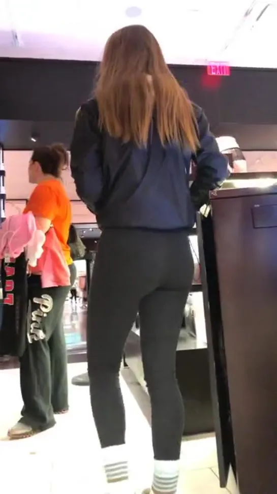 Sexy Candid Teen Ass In Black Leggings