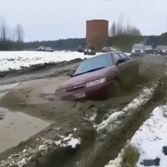 Этот автомобиль грязи точно не боится