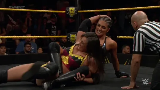 Sonya Deville vs Rachel Evers