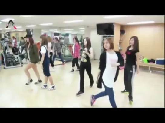 [OFFICIAL] A Pink - HUSH (Points With The Teacher To Choreograph Dance Practice)