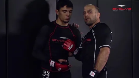 MMA- AWESOME Dirty Striking In the Clinch! - Evolve University