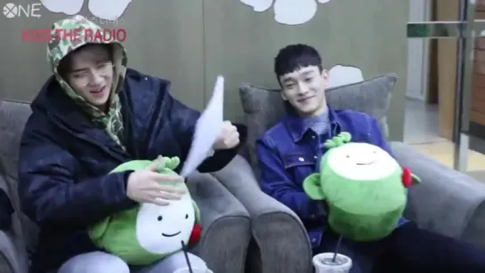 [РУС.САБ] 160111 EXO (Chen, Sehun) Sukira Kiss the Radio Special DJs Behind the Scenes