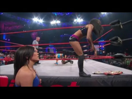 Gail Kim vs Tara (AAO 2012) TNATION.RU