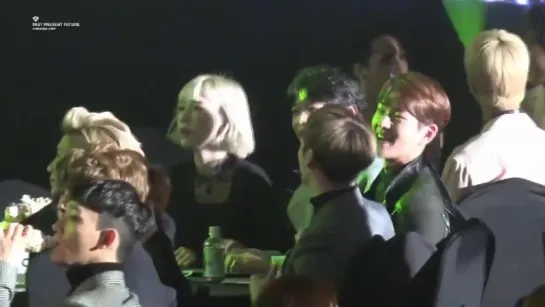 160114 The 25th Seoul Music Awards SHINee and Taeyeon dancing to GFriend- Me Gustas Tu