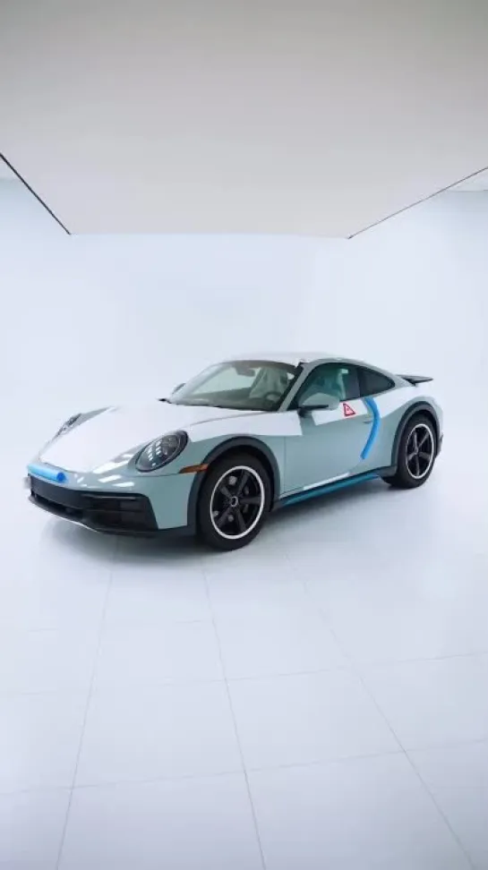 Распаковка Porsche 911 Dakar (992) в специальном цвете Shade Green Metallic