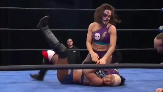 Thunder Rosa vs Tasha Steelz