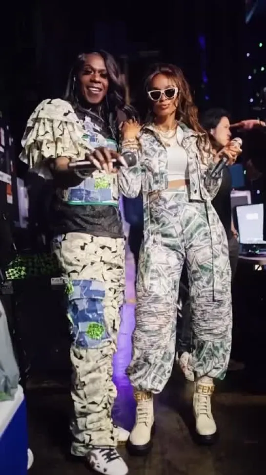 Me and @TheQueendivatv feeling like A 100$ Bill baybee! We boppin 😎🤟🏽💴.mp4