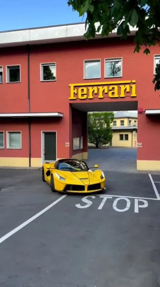 Ferrari LaFerrari Aperta