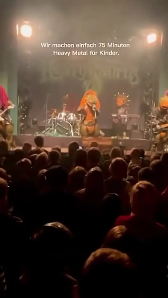 🎸В Германии группа HeavySaurus 
утренник детский🤘