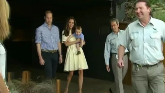 SPECIES - HOLOGRAM FAILURE ZOOKEEPER  KATE,WILLIAM AND BABY GEORGE (PHYSICAL ANOMALIES)