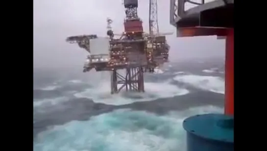 HUGE WAVE HITS DUNBAR OIL RIG NORTH SEA