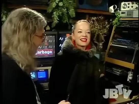 Shirley Manson (Garbage) talks about Bjork