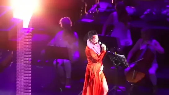 Bjork - Pleasure Is All Mine - live in Roma (2015)