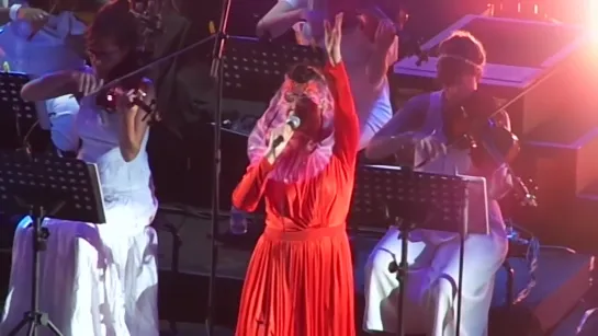 Bjork - Come To Me - live in Roma (2015)