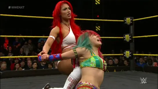 Asuka vs Eva Marie